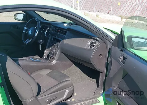 2014 Ford Mustang V6 from USA, damaged, VIN 1ZVBP8AM0E5274293